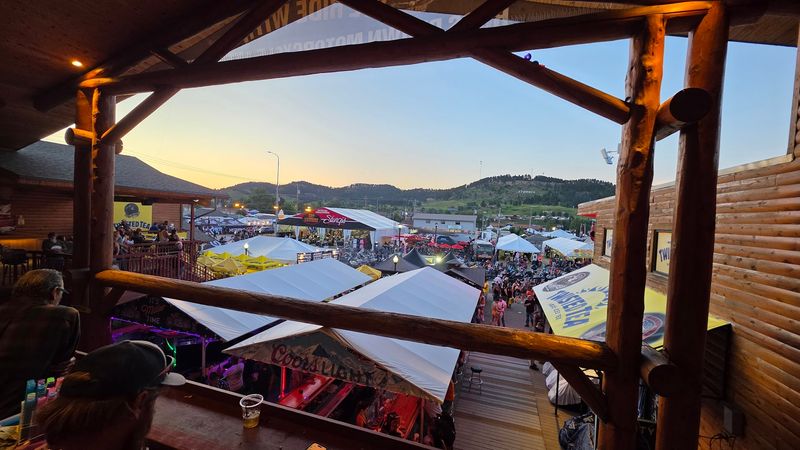 The Kind Of Food Stop Built For Hungry Crowds