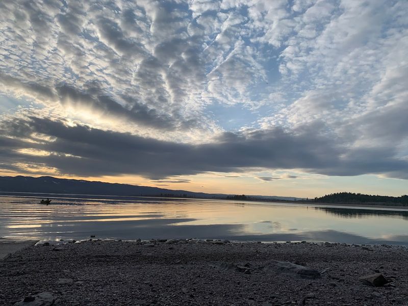 Photo Stops That Hit Hard When The Mountains Still Look Wintry