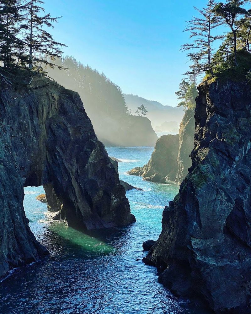 Photography at the Corridor: A Landscape That Shoots Itself