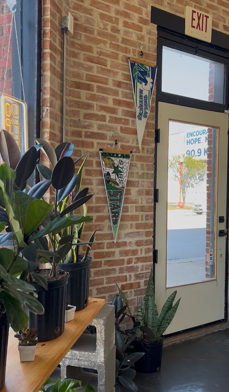 Silver Star Vintage: Retro Fashion Finds and More