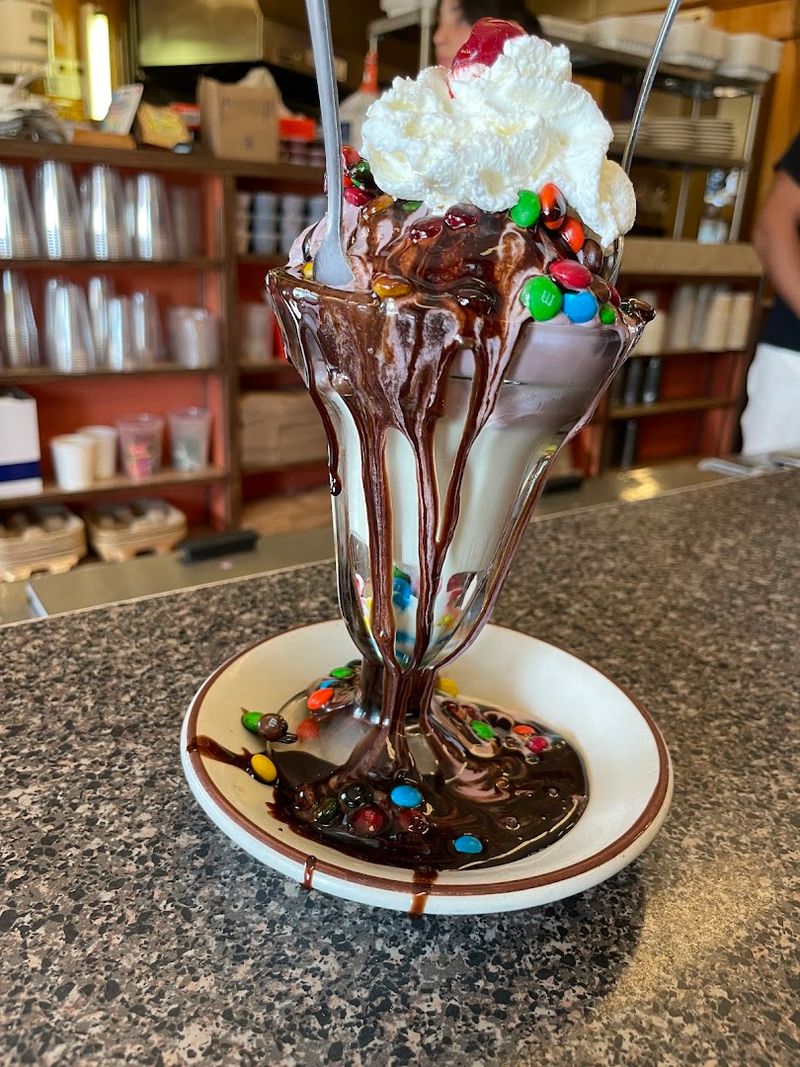 Holsten's Brookdale Confectionery