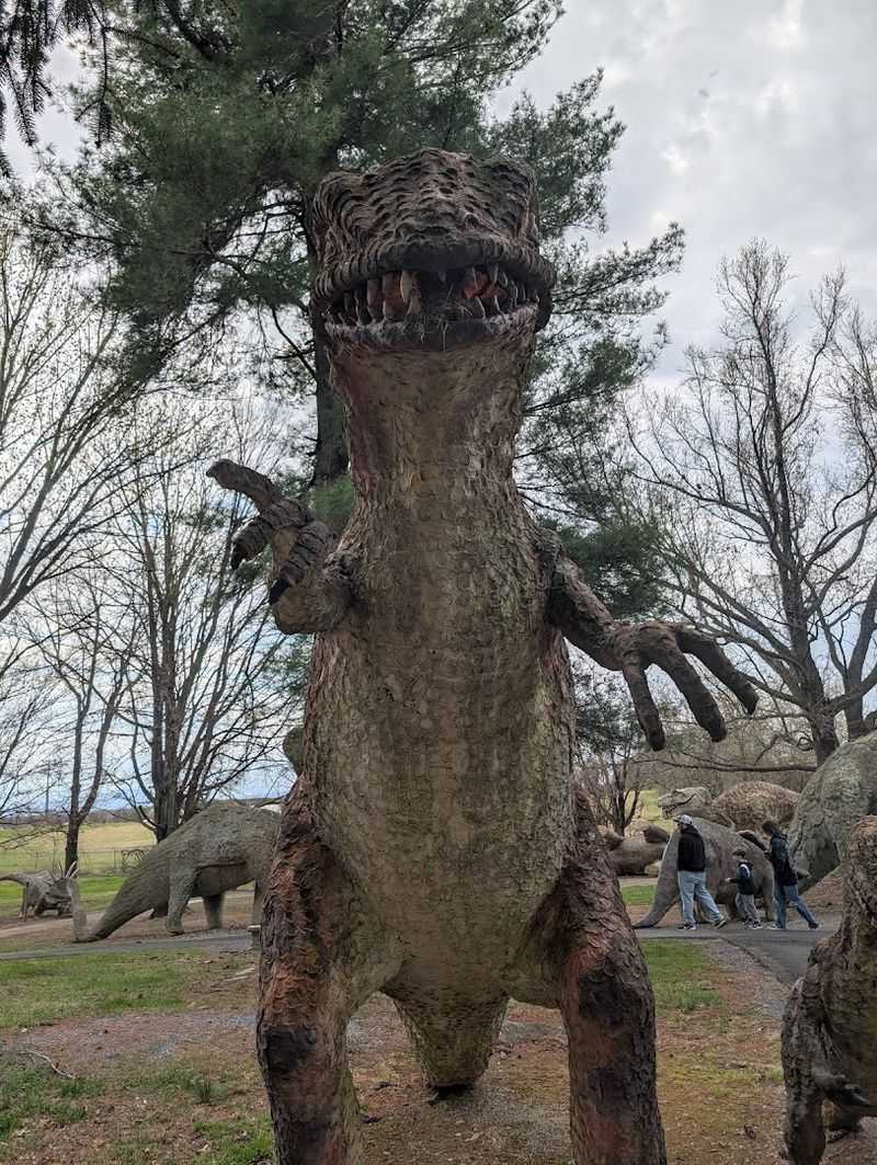 Dinosaur Land, White Post