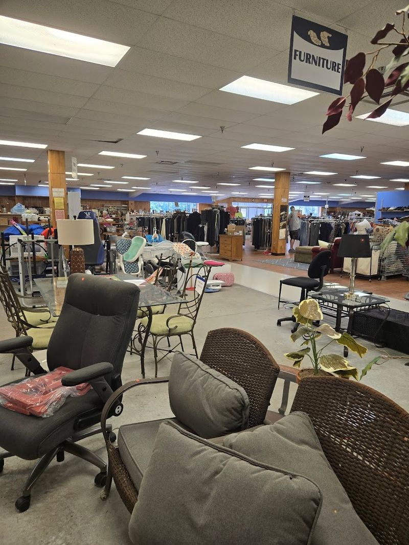 Helping Hands Thrift Store, Bentonville