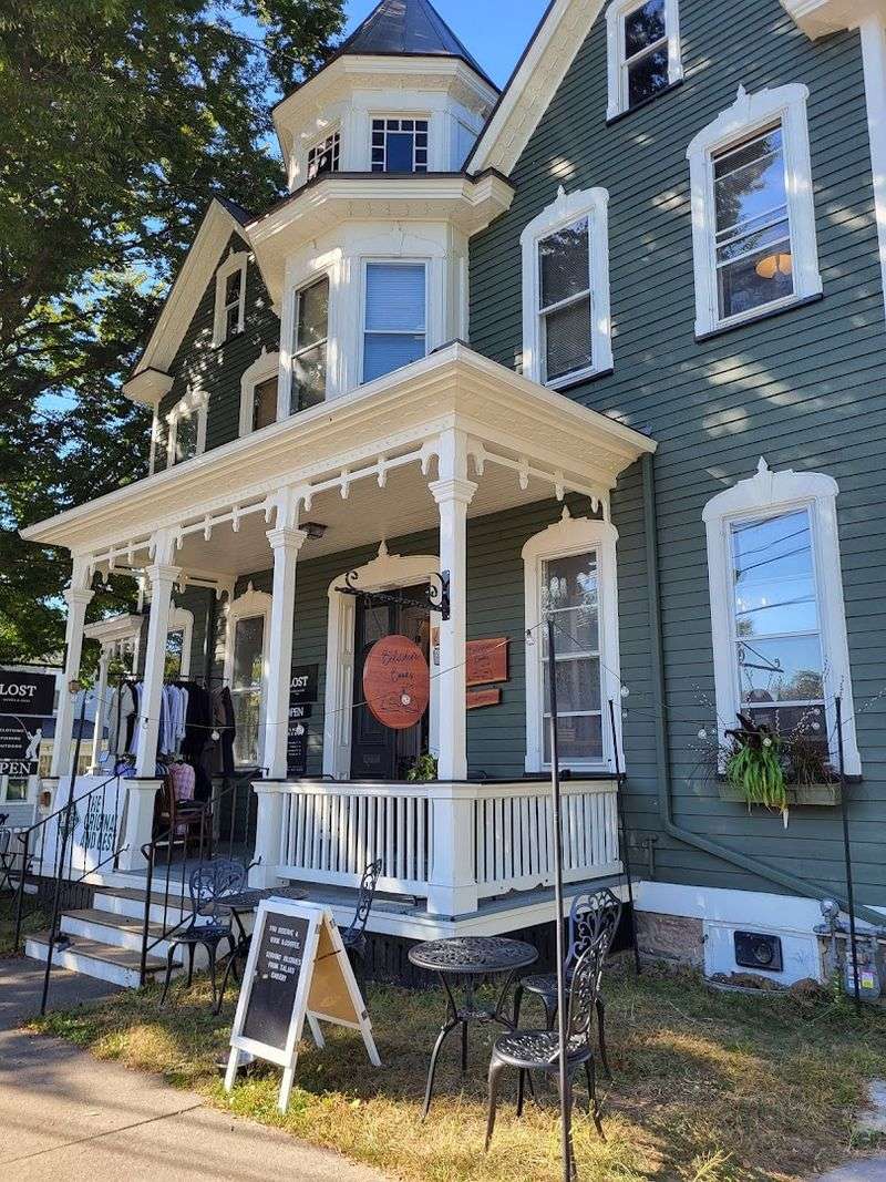 Belvidere Books & Cafe