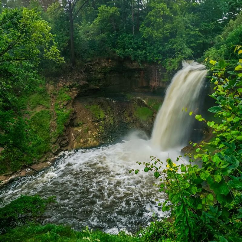 Hiking the Winchell Trail Along the Bluffs