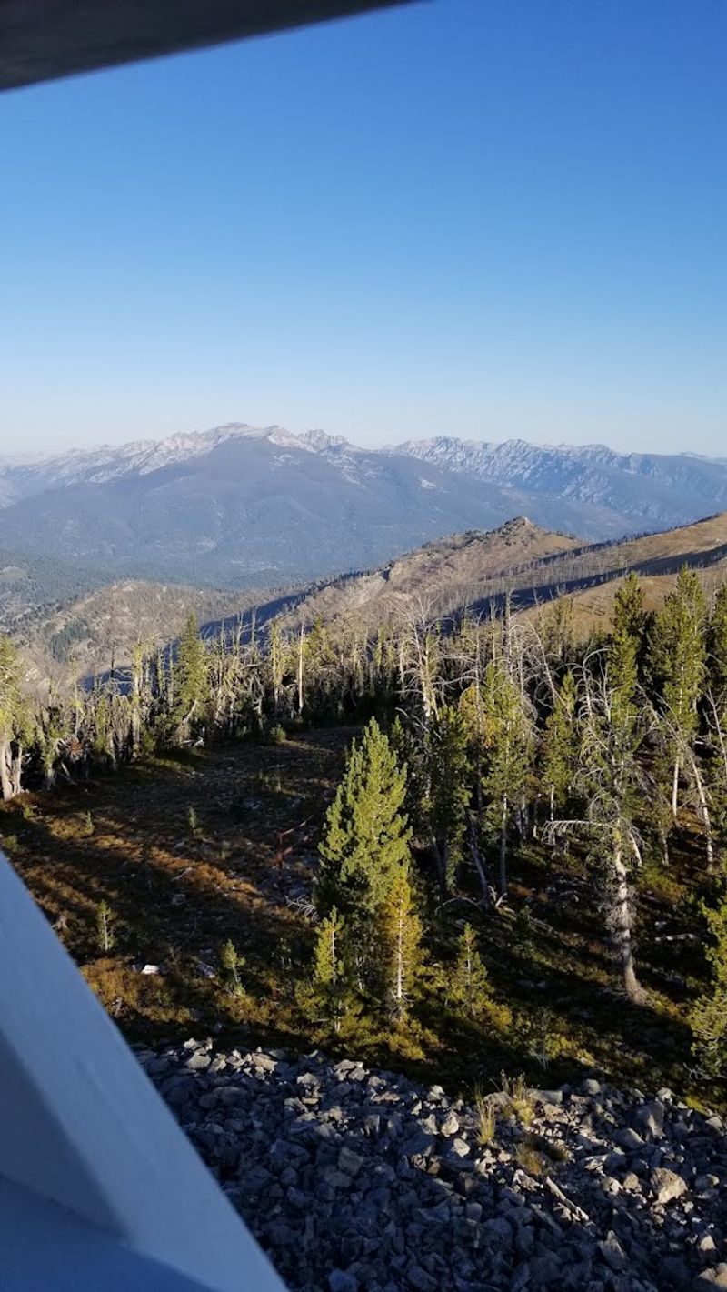 Windows On All Sides For Panoramic Views