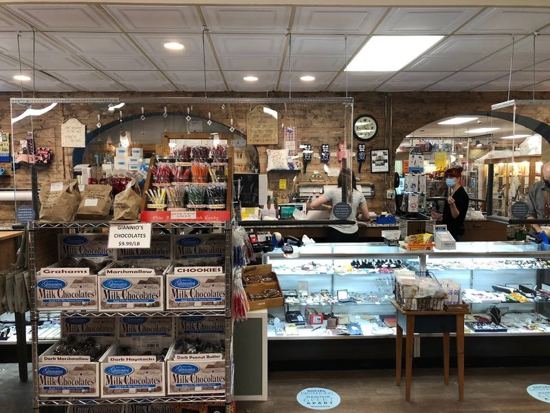 400+ Vendors, One Treasure Filled Destination