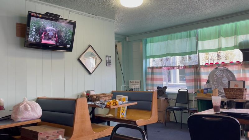 The Cozy, Old-School Atmosphere Inside