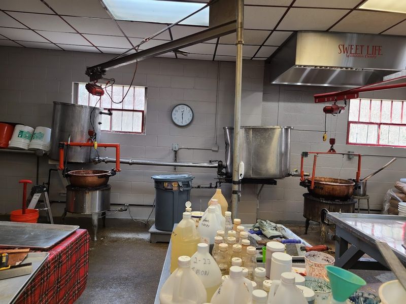 Cash Only and Proud of It: A Refreshingly Low-Tech Business