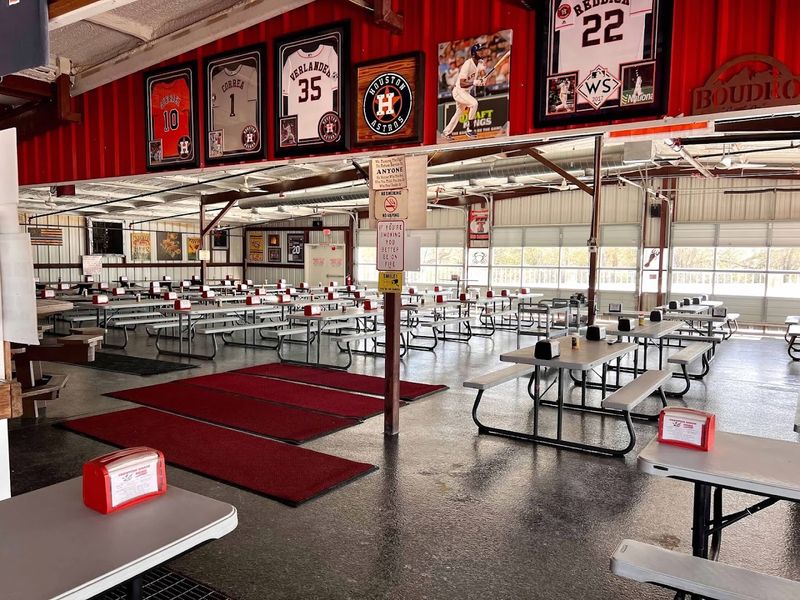 Seasonal Hours That Make Each Visit Feel Special