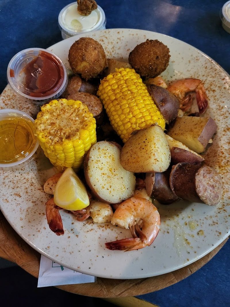 Why Fish N' Pig Belongs On Your Georgia Road Trip List