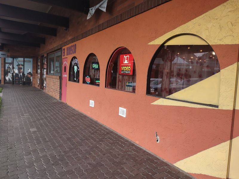 Location Inside the Albertsons Plaza on River Road