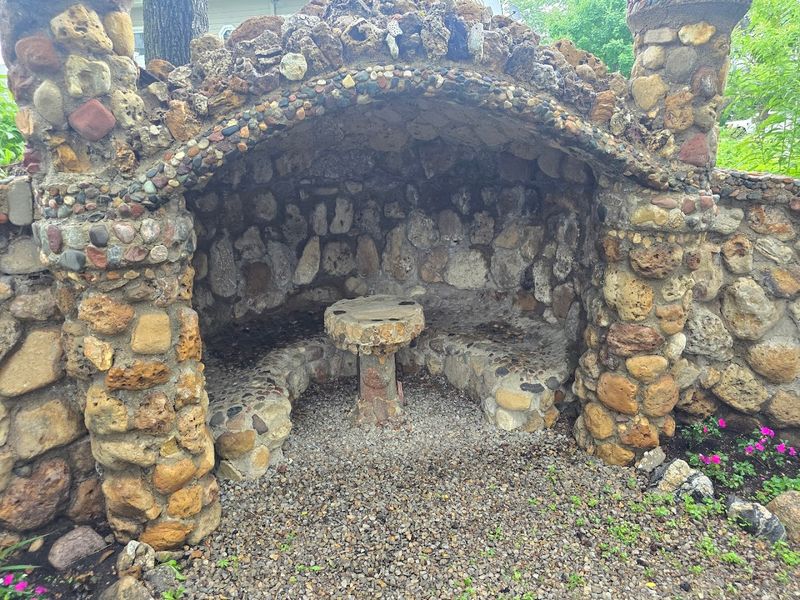 The Peaceful Sitting Areas Designed for Quiet Reflection