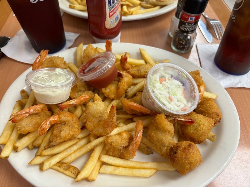 The Fried Shrimp Platters That Everyone Talks About