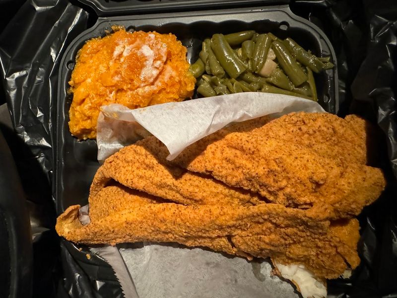 The Fried Chicken That Starts a Saturday Rush