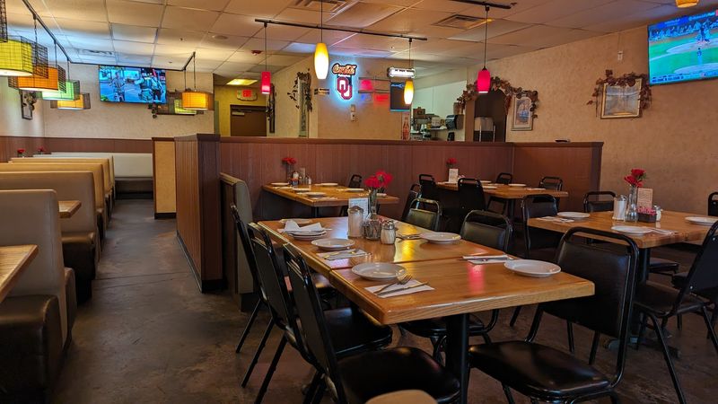 The Atmosphere That Feels Like a Sunday Dinner