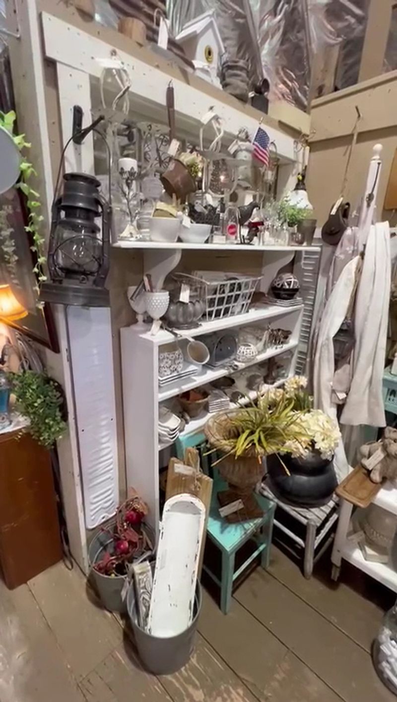 Two Floors of Endless Exploration