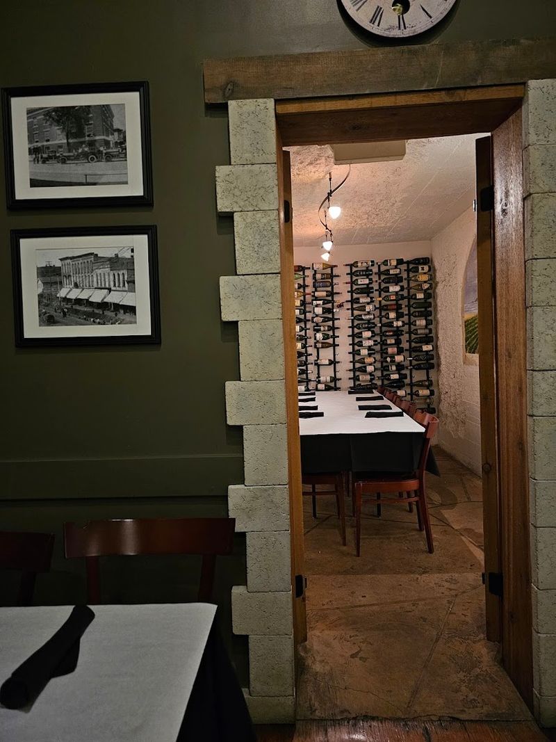 The Perfect Base for Exploring Downtown Elkhart and Nearby Attractions