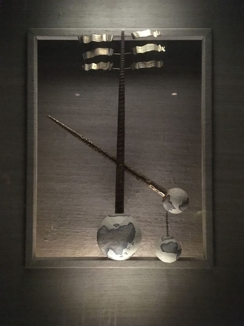 Tiny Sculptures Carved On A Pinhead