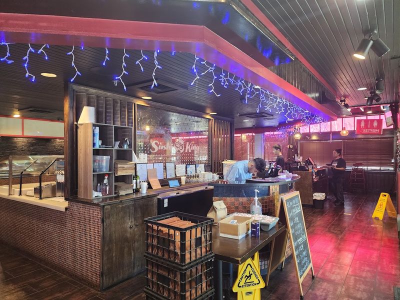 The Atmosphere and Vibe Inside the Dining Room