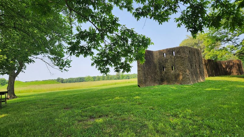 Reconstructed Structures That Make History Tangible