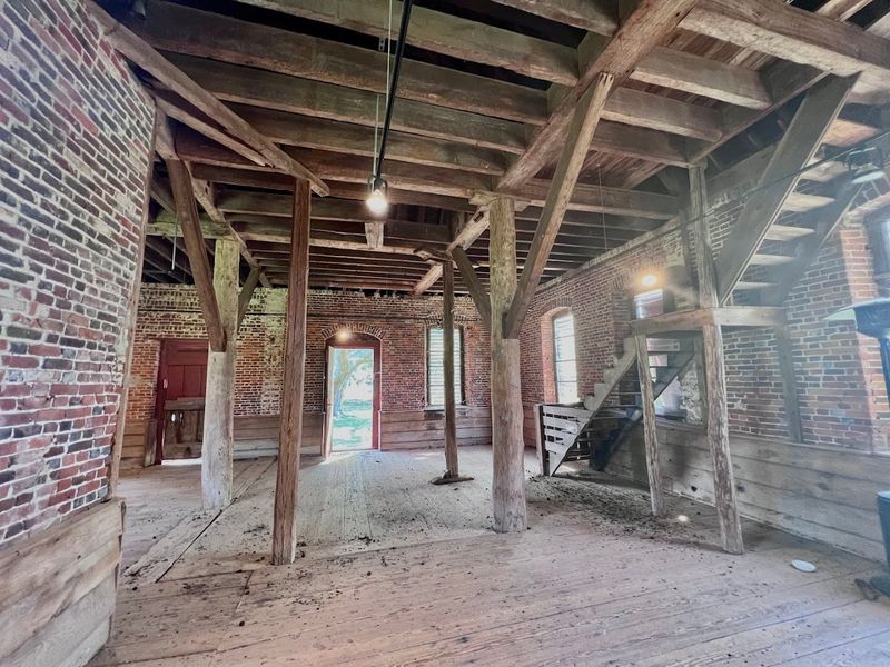 The Interior Tour Is a Time Machine With Good Lighting