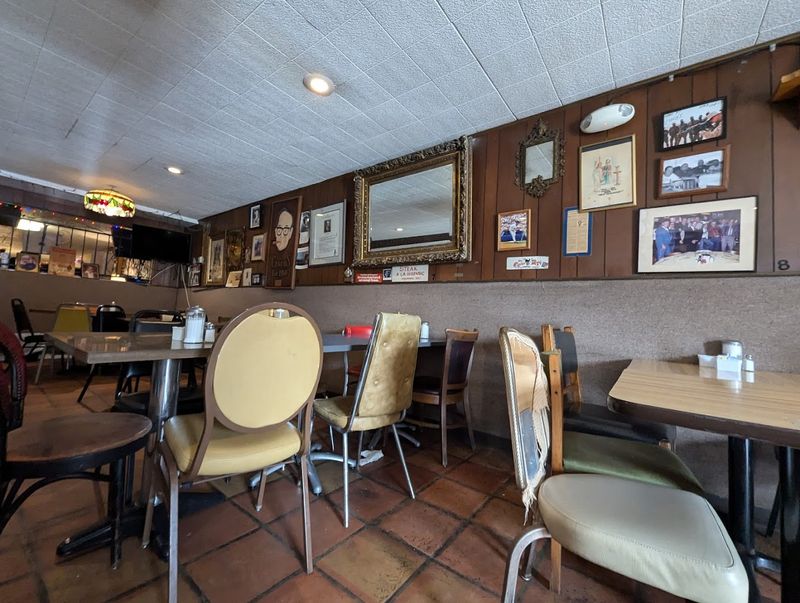 The Atmosphere That Keeps People Coming Back