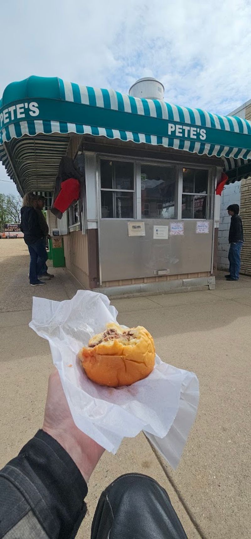 The Old-School Stand That Keeps It Simple