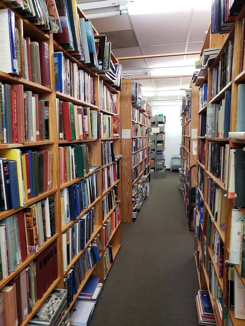 A Labyrinth of Literary Discoveries
