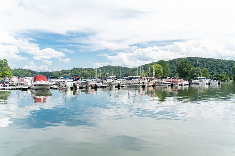 The Full-Service Marina and Boat Rental Scene