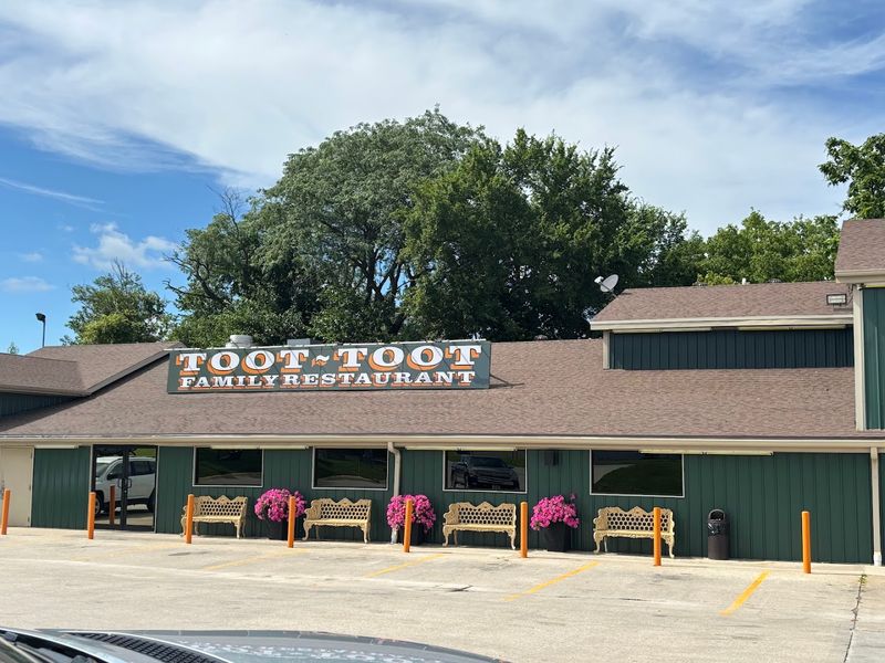 What Toot-Toot Restaurant and Lounge Actually Is