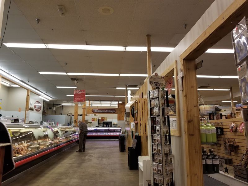 Walking Into Ohio's First Indoor Amish Market