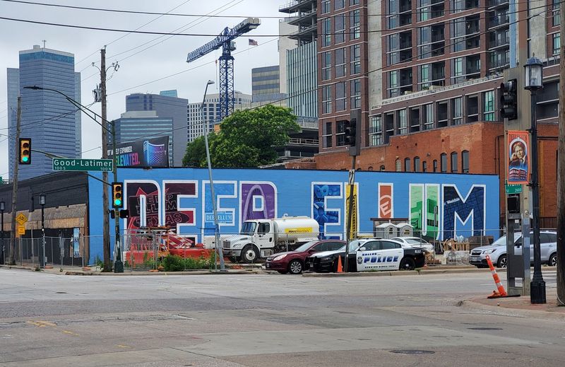 The Deep Ellum Vibe That Sets the Mood Before You Even Order