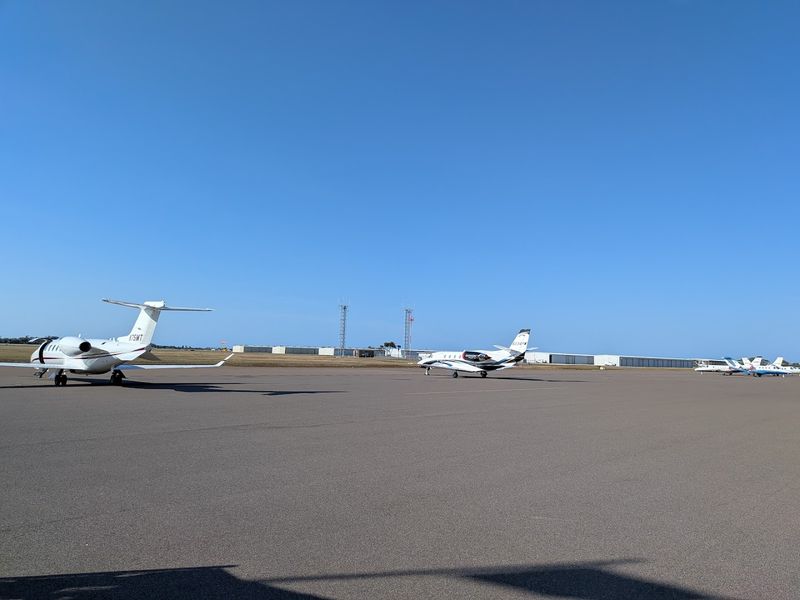 Watching Takeoffs Turns A Meal Into An Outing