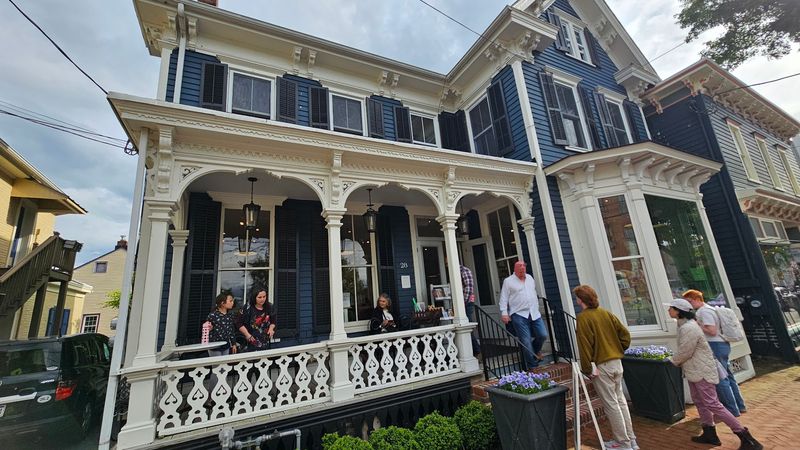 The Porch And Outdoor Spaces That Beg You To Linger