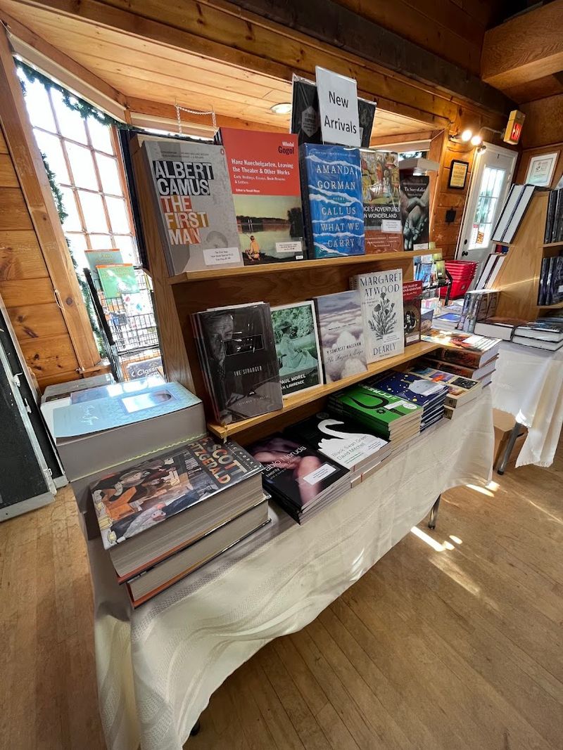 Online Shopping for Book Lovers Who Cannot Visit in Person