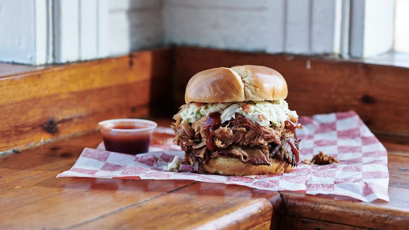 The Drive-Up Experience That Feels Like a Family Cookout