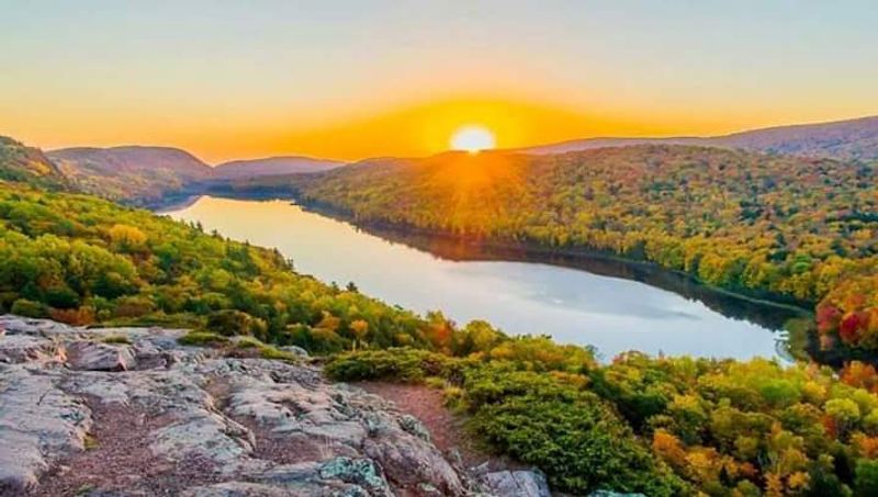 A Glowing Sunset Painting The Escarpment Gold