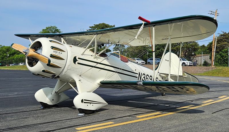 Small Planes Give This Café Its Magic