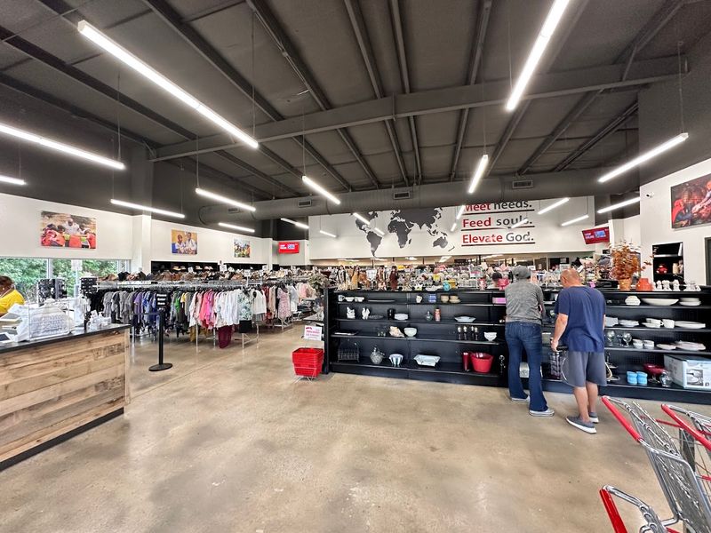 Vapor Thrift Store - 5443 US-280, Birmingham, AL 35242