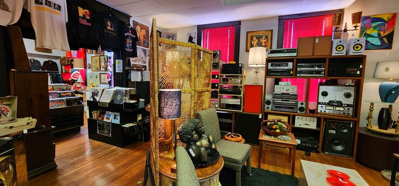 The Soul of Southtown: Why This Neighborhood Was Made for La Segunda