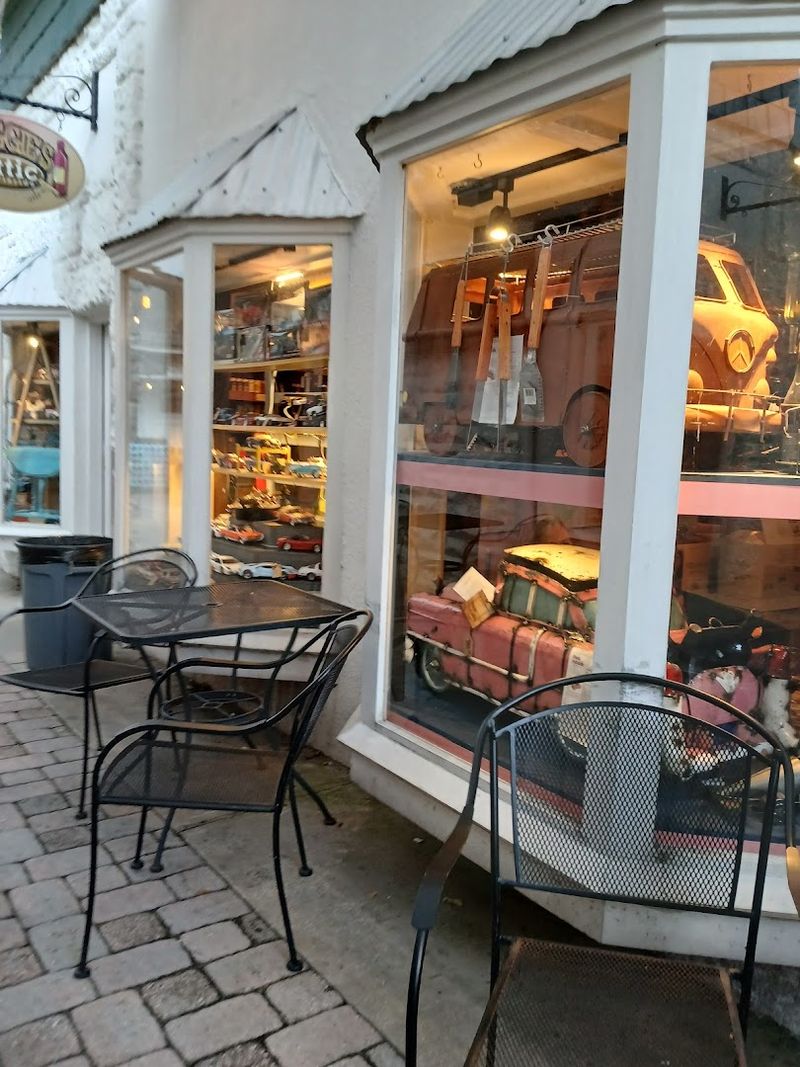 A Downtown That Feels Frozen in the Best Way Possible