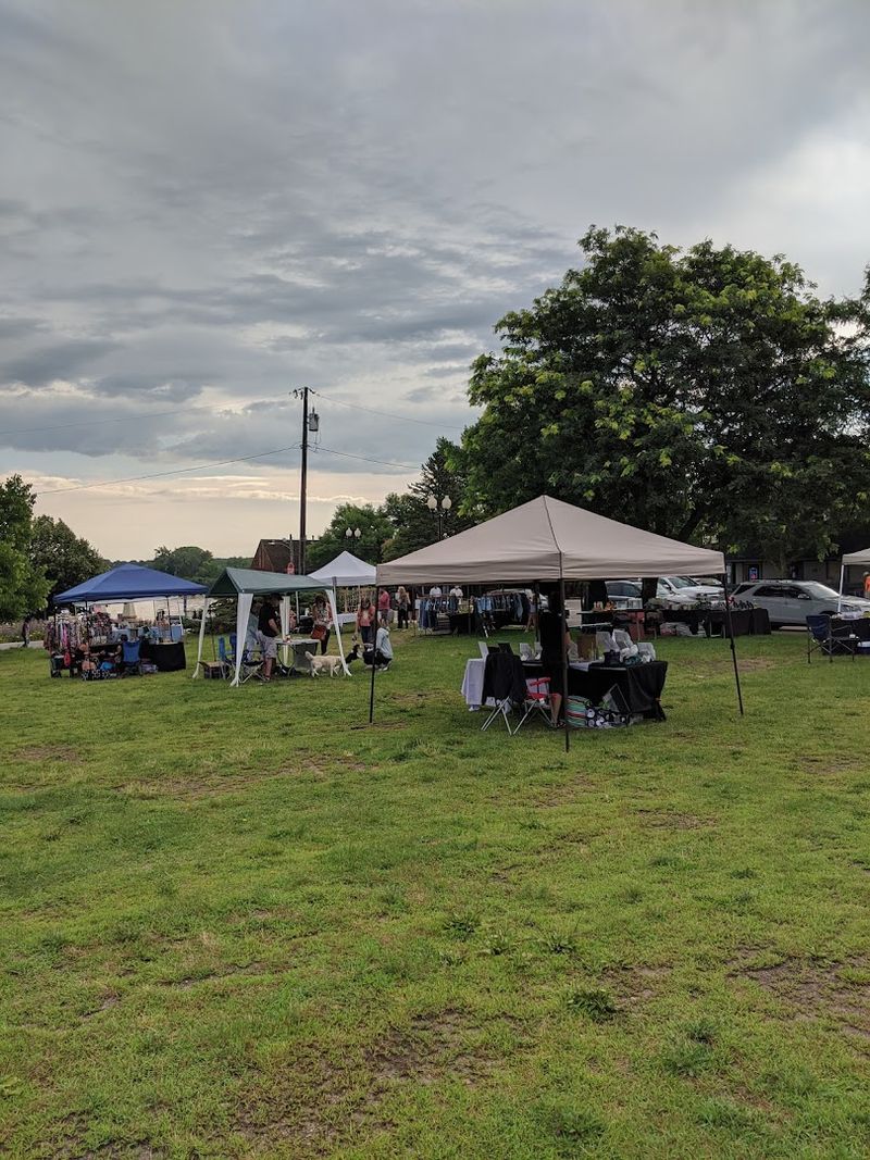 Shakopee Flea Market, Shakopee, MN