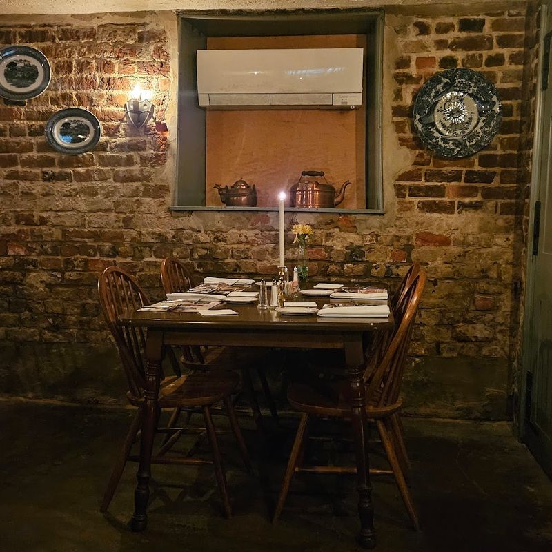 Candlelit Tables That Make Every Dinner Feel Like an Occasion