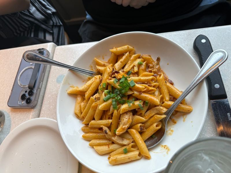 Pasta and Chicken for Non-Steak Fans Pasta and Chicken for Non-Steak Fans