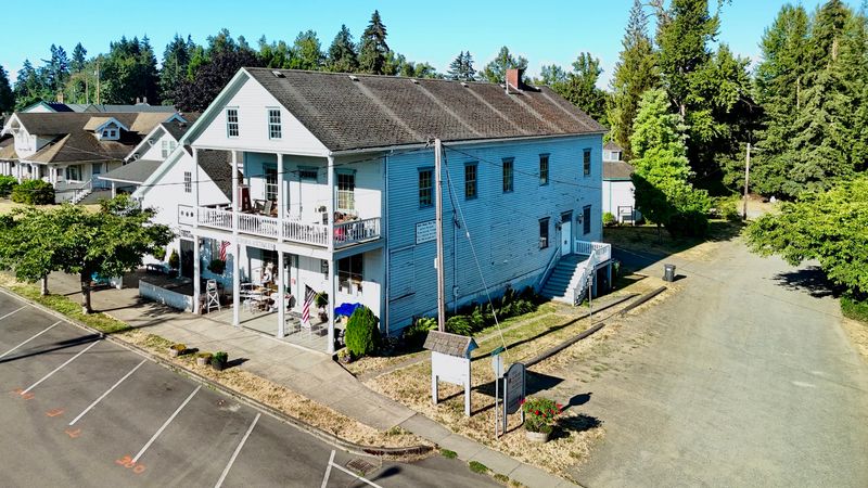 Old Aurora Colony Museum: Where 1856 Comes Alive