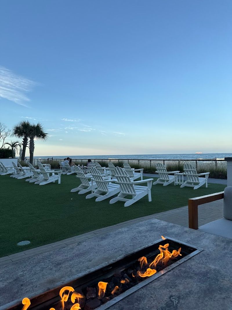 Tulu Seaside Bar and Grill