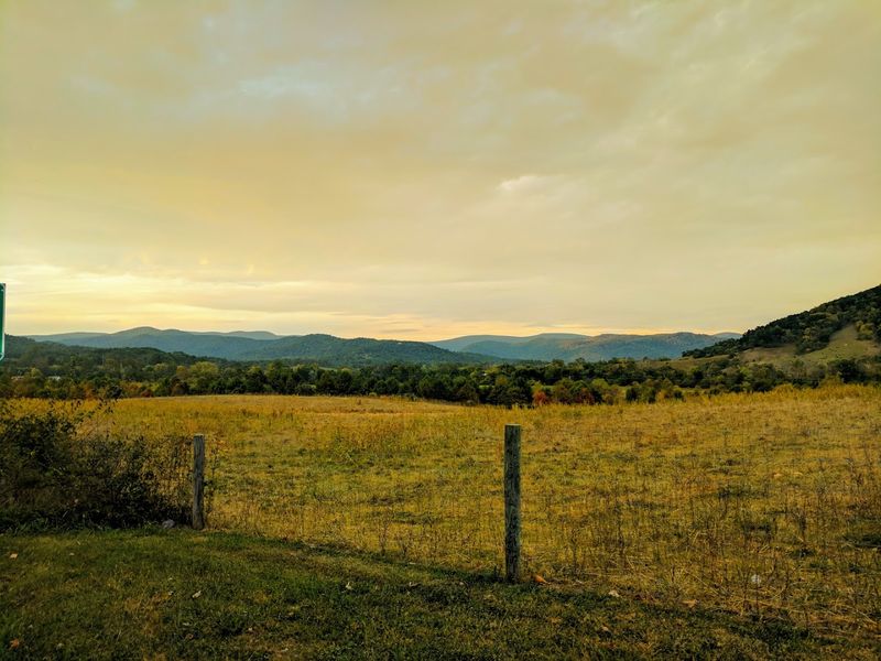 Seasonal Swings: When Sperryville Is at Its Most Magical (and Most Chaotic)