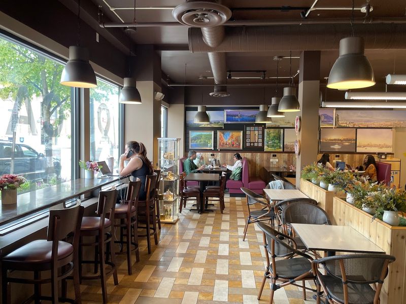 Ant Bookstore & Cafe