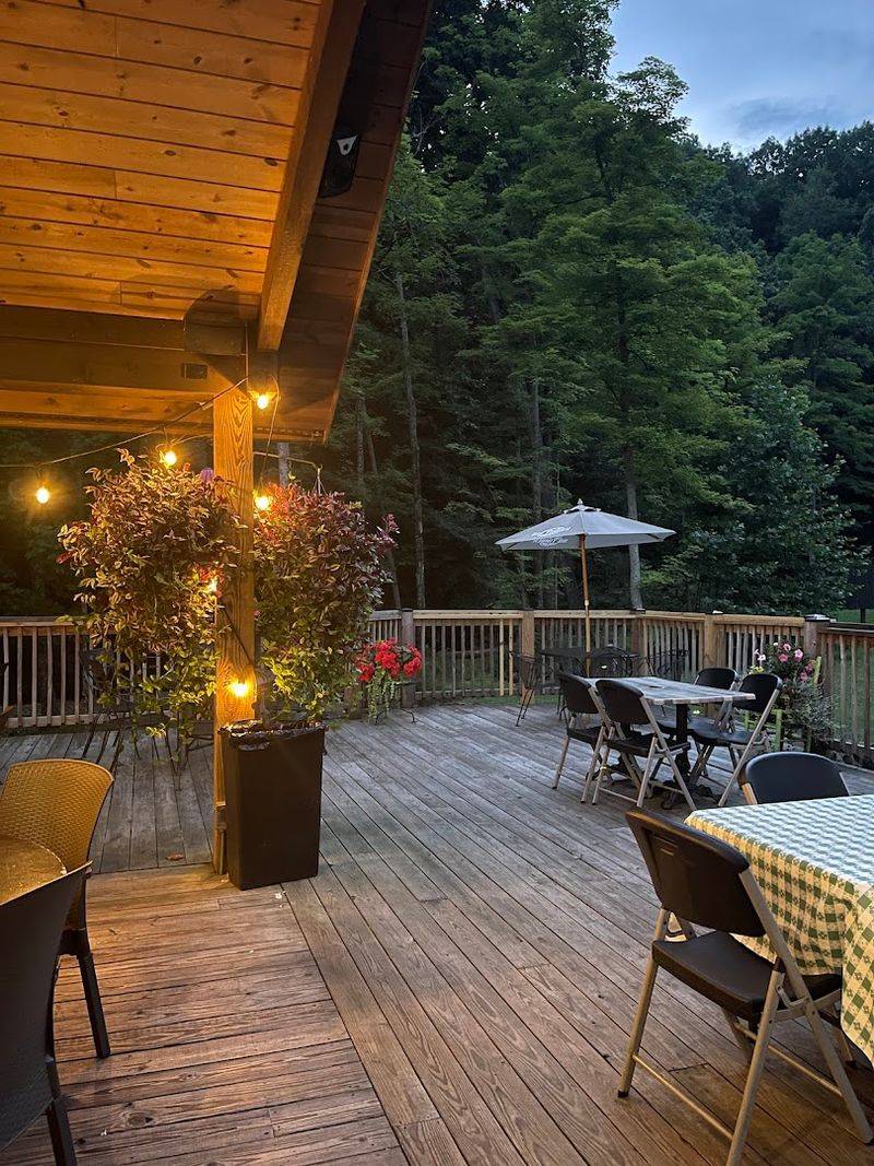 The Outdoor Deck: Eating Creekside Is Its Own Kind of Magic